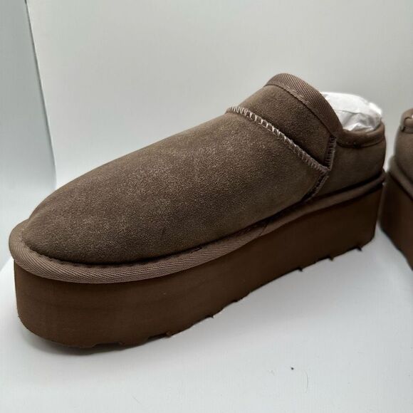 CUSHIONAIRE Women's Genuine Suede Cozy Mule Platform +Memory Foam 9 TAUPE - Picture 7 of 7